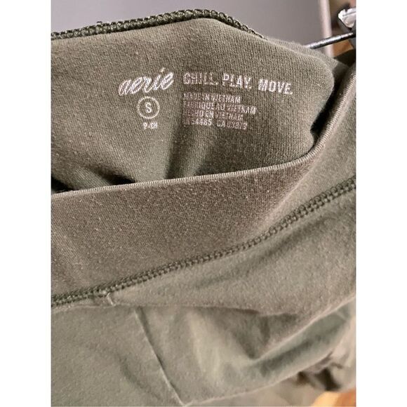 Aerie Pull On Green Leggings Size Small - Picture 3 of 3